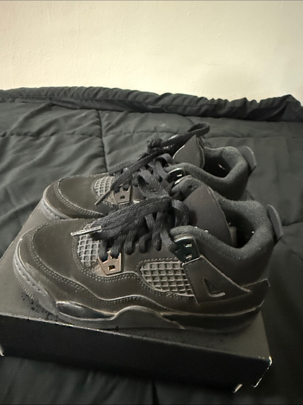 Nike kids Black Low-Top Retro Basketball Sneakers - Picture 6 of 7